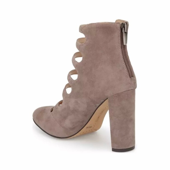 Vince Camuto 'Davel' Stone Taupe Block Heel Pump - Picture 2 of 10